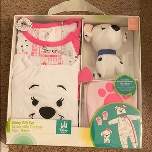 NeW! DISNEY 🤗 - baby gift set - 12-18 month